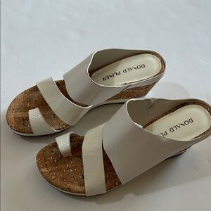 Donald Pliner Montce Wedge Sandal Size 9